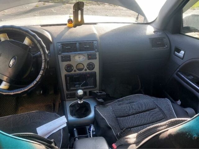 Серый Форд Мондео, объемом двигателя 2 л и пробегом 430 тыс. км за 1600 $, фото 4 на Automoto.ua