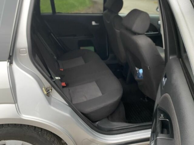 Сірий Форд Мондео, об'ємом двигуна 2 л та пробігом 487 тис. км за 3700 $, фото 4 на Automoto.ua