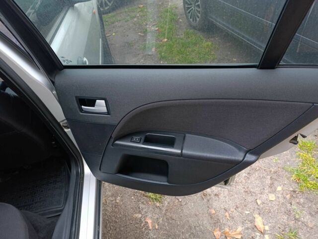 Серый Форд Мондео, объемом двигателя 2 л и пробегом 256 тыс. км за 3400 $, фото 7 на Automoto.ua