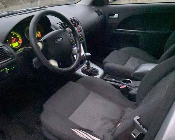 Сірий Форд Мондео, об'ємом двигуна 2 л та пробігом 390 тис. км за 3100 $, фото 4 на Automoto.ua