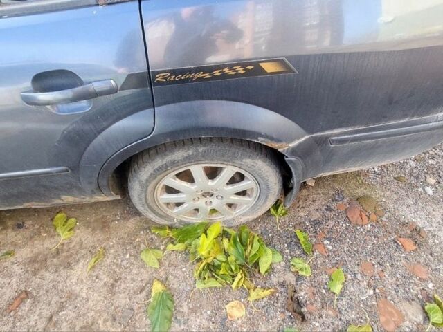 Серый Форд Мондео, объемом двигателя 2 л и пробегом 430 тыс. км за 1600 $, фото 11 на Automoto.ua