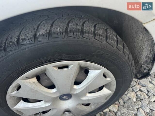 Серый Форд Мондео, объемом двигателя 2 л и пробегом 200 тыс. км за 2800 $, фото 11 на Automoto.ua