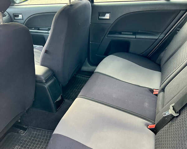 Форд Мондео 2003 в Млынове на Automoto.ua Серый Форд Мондео, объемом двигателя 1.8 л и пробегом 273 тыс. км за 3500 $, фото 17 на Automoto.ua