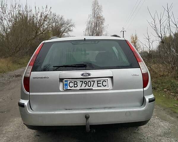 Сірий Форд Мондео, об'ємом двигуна 2 л та пробігом 390 тис. км за 3100 $, фото 5 на Automoto.ua