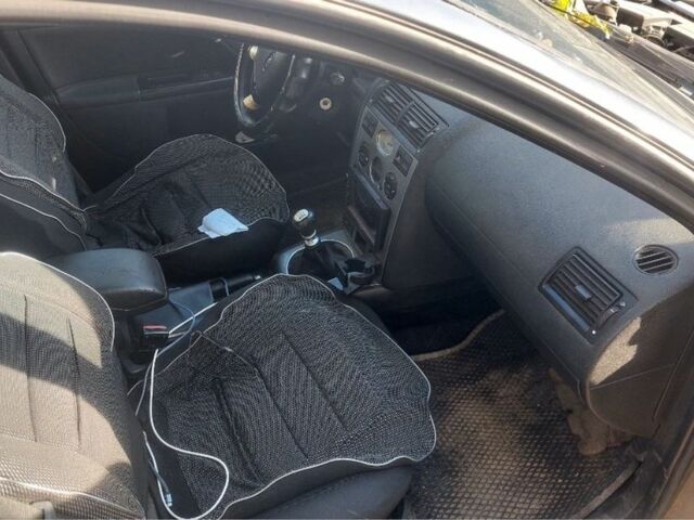 Серый Форд Мондео, объемом двигателя 2 л и пробегом 430 тыс. км за 1600 $, фото 2 на Automoto.ua