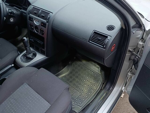 Серый Форд Мондео, объемом двигателя 2 л и пробегом 256 тыс. км за 3400 $, фото 3 на Automoto.ua