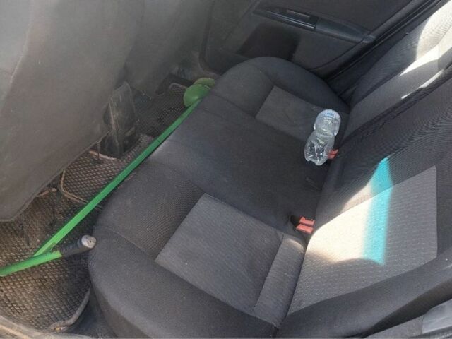 Серый Форд Мондео, объемом двигателя 2 л и пробегом 430 тыс. км за 1600 $, фото 5 на Automoto.ua