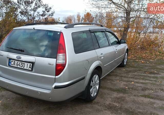 Сірий Форд Мондео, об'ємом двигуна 2 л та пробігом 303 тис. км за 5000 $, фото 5 на Automoto.ua