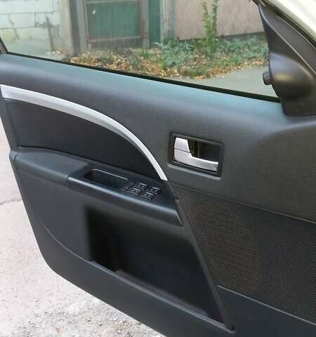 Сірий Форд Мондео, об'ємом двигуна 2 л та пробігом 303 тис. км за 5000 $, фото 27 на Automoto.ua