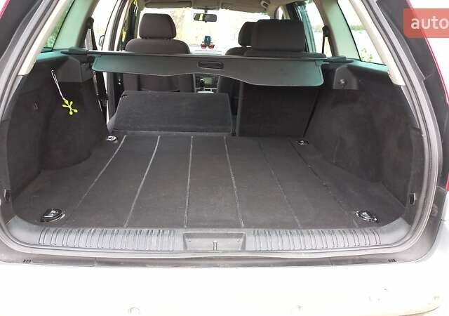 Сірий Форд Мондео, об'ємом двигуна 2 л та пробігом 303 тис. км за 5000 $, фото 23 на Automoto.ua