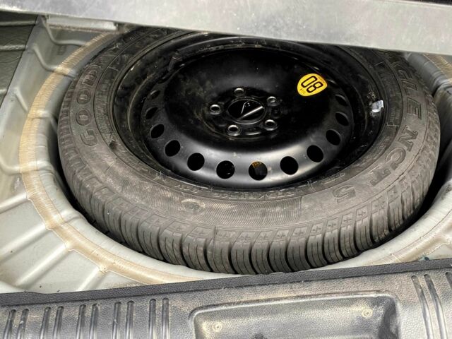 Серый Форд Мондео, объемом двигателя 2 л и пробегом 374 тыс. км за 3500 $, фото 10 на Automoto.ua