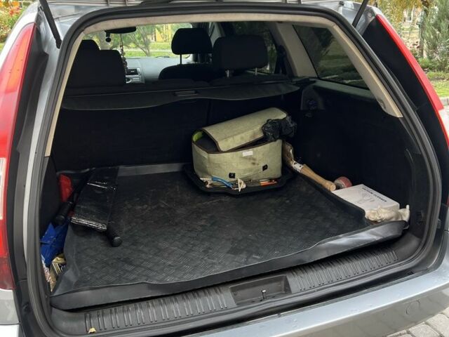 Серый Форд Мондео, объемом двигателя 2 л и пробегом 300 тыс. км за 4300 $, фото 5 на Automoto.ua