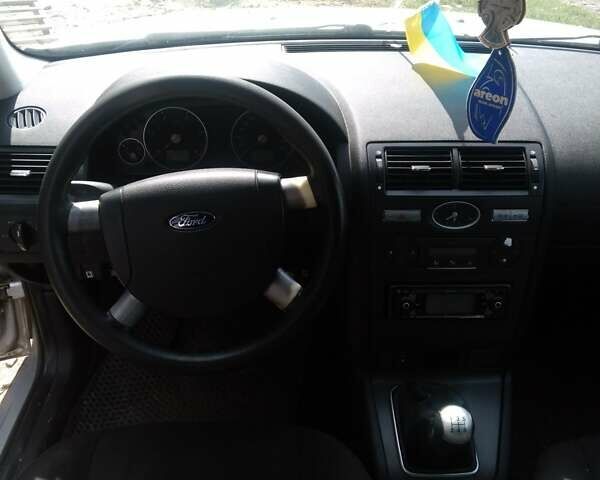 Серый Форд Мондео, объемом двигателя 2 л и пробегом 280 тыс. км за 2800 $, фото 9 на Automoto.ua