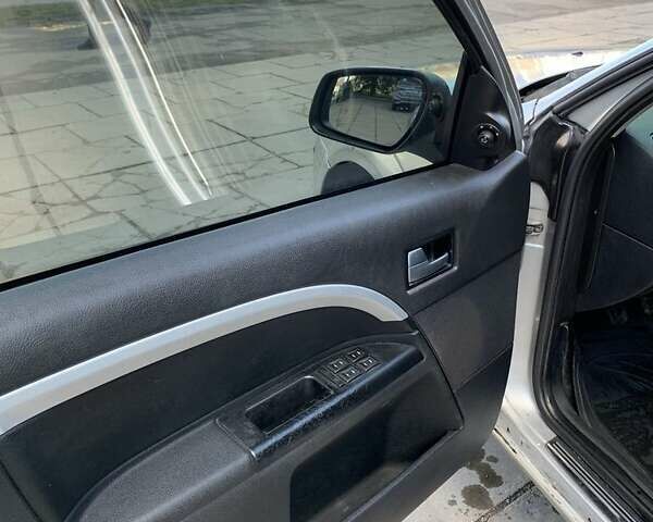 Серый Форд Мондео, объемом двигателя 2 л и пробегом 420 тыс. км за 2700 $, фото 4 на Automoto.ua