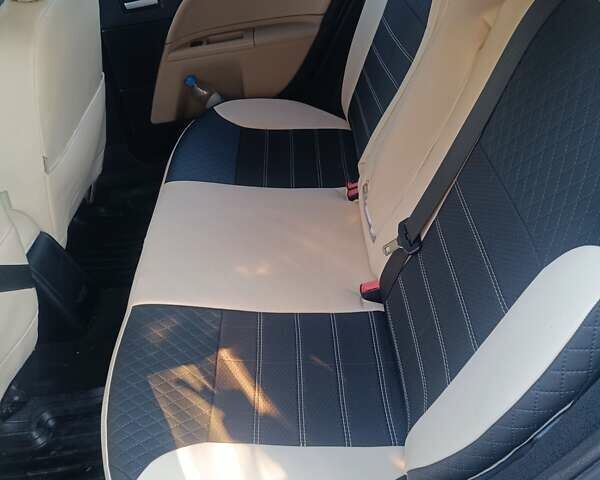 Сірий Форд Мондео, об'ємом двигуна 2 л та пробігом 406 тис. км за 4500 $, фото 13 на Automoto.ua