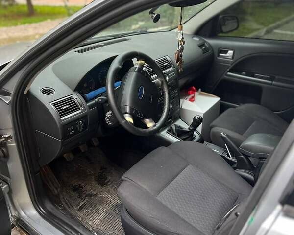 Форд Мондео 2004 в Одессе на Automoto.ua Серый Форд Мондео, объемом двигателя 2 л и пробегом 300 тыс. км за 4300 $, фото 4 на Automoto.ua