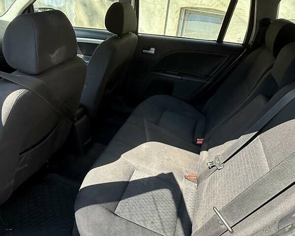 Серый Форд Мондео, объемом двигателя 2 л и пробегом 250 тыс. км за 4200 $, фото 4 на Automoto.ua