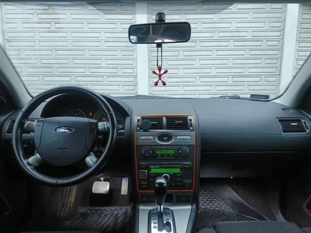 Сірий Форд Мондео, об'ємом двигуна 2 л та пробігом 332 тис. км за 2560 $, фото 12 на Automoto.ua