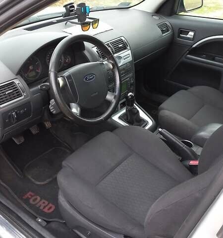 Сірий Форд Мондео, об'ємом двигуна 2 л та пробігом 303 тис. км за 5000 $, фото 13 на Automoto.ua