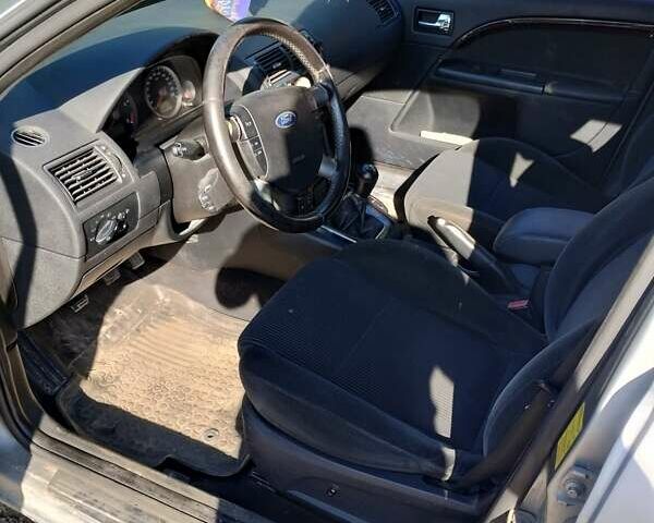 Серый Форд Мондео, объемом двигателя 2 л и пробегом 274 тыс. км за 3000 $, фото 8 на Automoto.ua