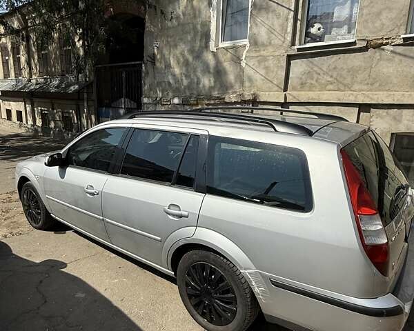 Серый Форд Мондео, объемом двигателя 2 л и пробегом 250 тыс. км за 4200 $, фото 1 на Automoto.ua