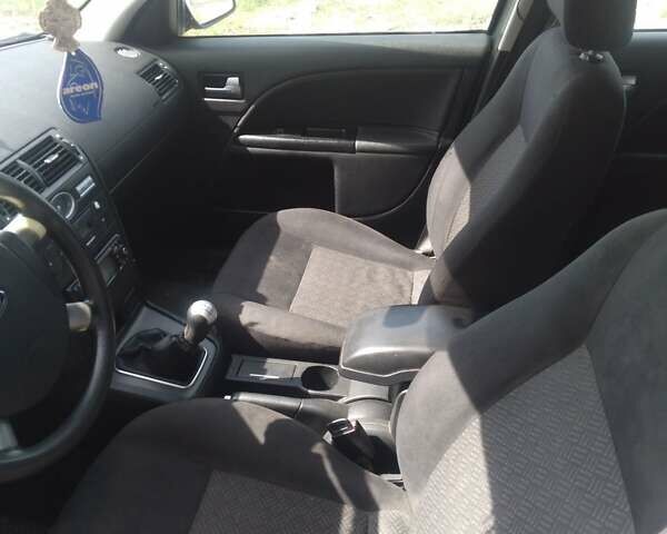 Серый Форд Мондео, объемом двигателя 2 л и пробегом 280 тыс. км за 2800 $, фото 6 на Automoto.ua