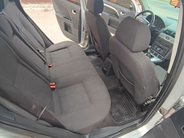 Серый Форд Мондео, объемом двигателя 2 л и пробегом 380 тыс. км за 2999 $, фото 13 на Automoto.ua