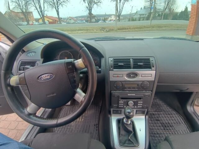 Серый Форд Мондео, объемом двигателя 2 л и пробегом 380 тыс. км за 2999 $, фото 17 на Automoto.ua