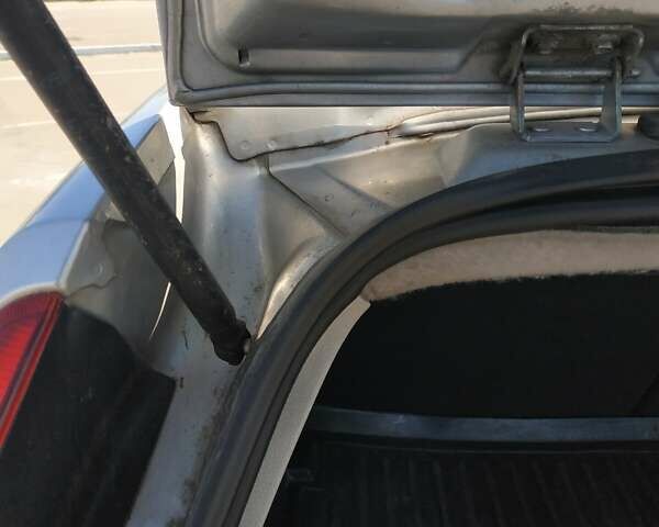 Сірий Форд Мондео, об'ємом двигуна 2 л та пробігом 199 тис. км за 3999 $, фото 59 на Automoto.ua