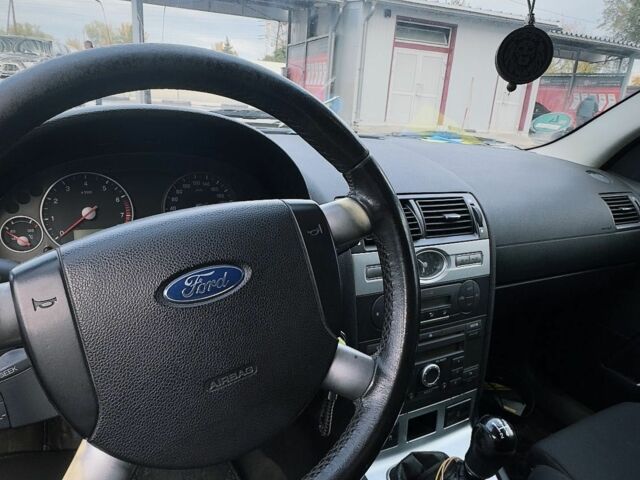 Серый Форд Мондео, объемом двигателя 1.8 л и пробегом 239 тыс. км за 4200 $, фото 3 на Automoto.ua