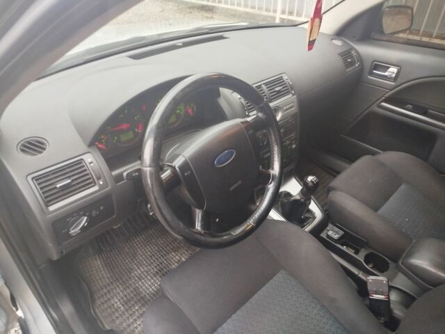 Серый Форд Мондео, объемом двигателя 2 л и пробегом 303 тыс. км за 3700 $, фото 6 на Automoto.ua