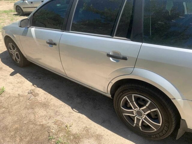 Серый Форд Мондео, объемом двигателя 2 л и пробегом 357 тыс. км за 3800 $, фото 4 на Automoto.ua