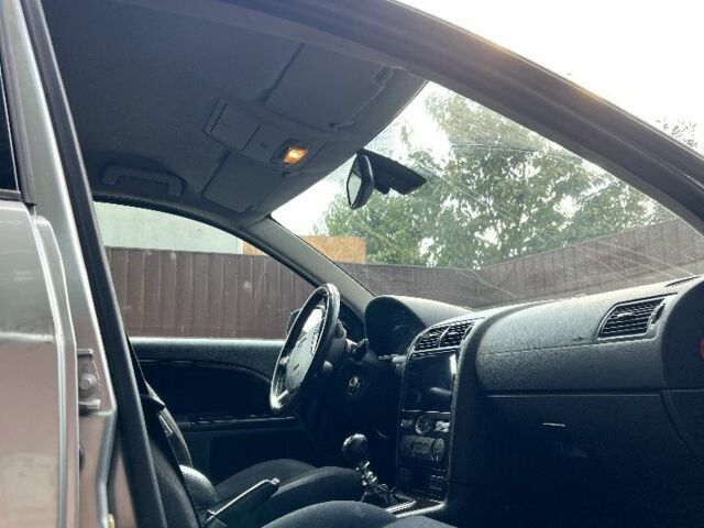 Сірий Форд Мондео, об'ємом двигуна 2 л та пробігом 405 тис. км за 4500 $, фото 7 на Automoto.ua