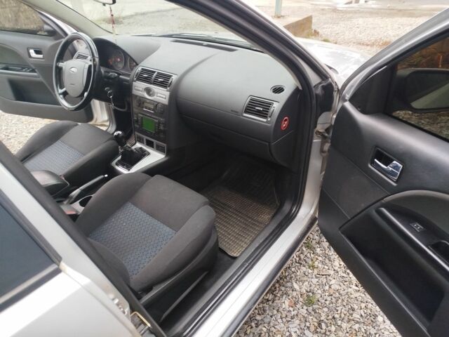 Серый Форд Мондео, объемом двигателя 2 л и пробегом 303 тыс. км за 3700 $, фото 4 на Automoto.ua