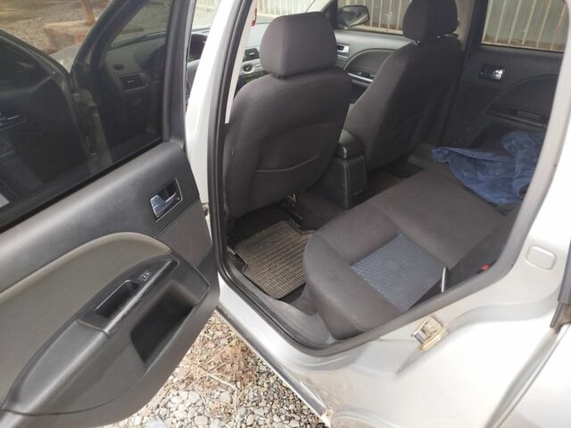 Серый Форд Мондео, объемом двигателя 2 л и пробегом 303 тыс. км за 3700 $, фото 5 на Automoto.ua