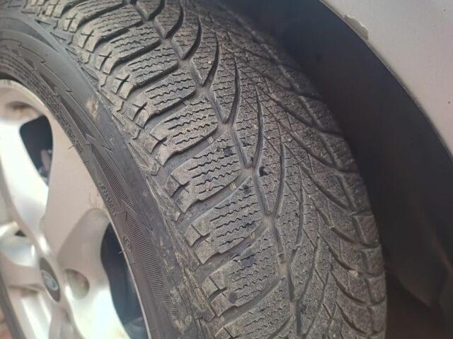 Серый Форд Мондео, объемом двигателя 2 л и пробегом 380 тыс. км за 2999 $, фото 10 на Automoto.ua