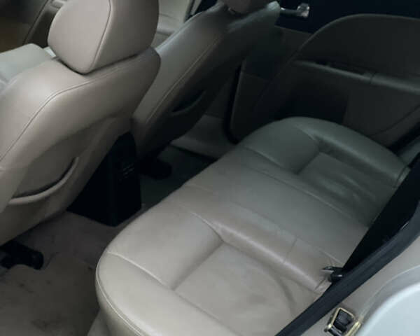 Серый Форд Мондео, объемом двигателя 2 л и пробегом 350 тыс. км за 2999 $, фото 5 на Automoto.ua