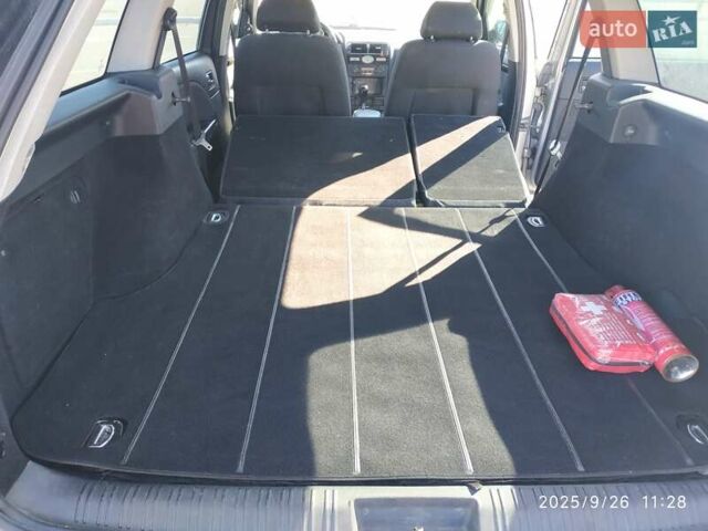 Сірий Форд Мондео, об'ємом двигуна 2 л та пробігом 199 тис. км за 3999 $, фото 53 на Automoto.ua