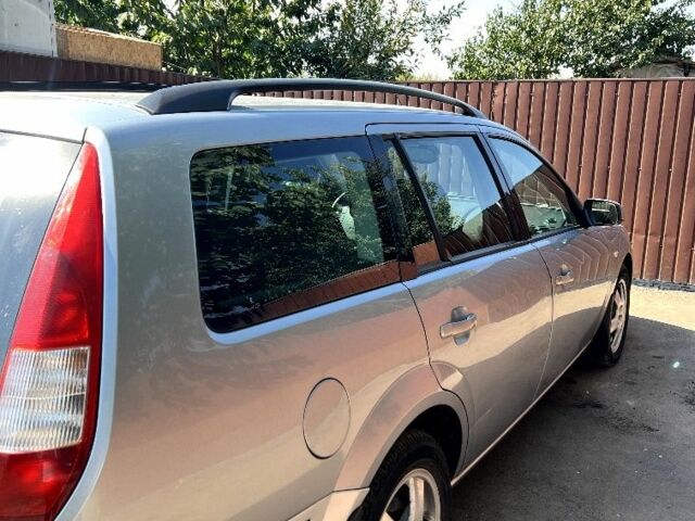 Сірий Форд Мондео, об'ємом двигуна 2 л та пробігом 405 тис. км за 4500 $, фото 6 на Automoto.ua