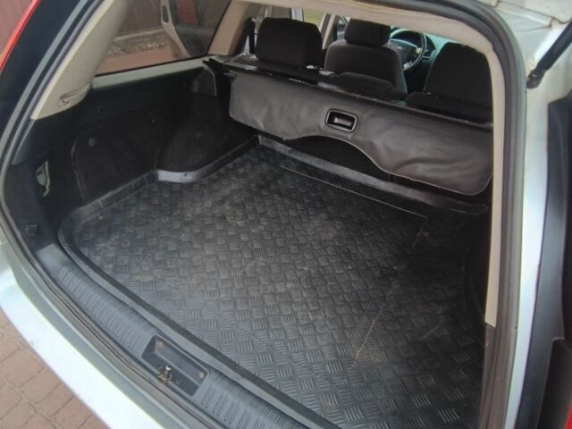 Серый Форд Мондео, объемом двигателя 2 л и пробегом 380 тыс. км за 2999 $, фото 12 на Automoto.ua