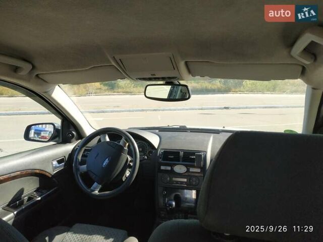 Сірий Форд Мондео, об'ємом двигуна 2 л та пробігом 199 тис. км за 3999 $, фото 57 на Automoto.ua