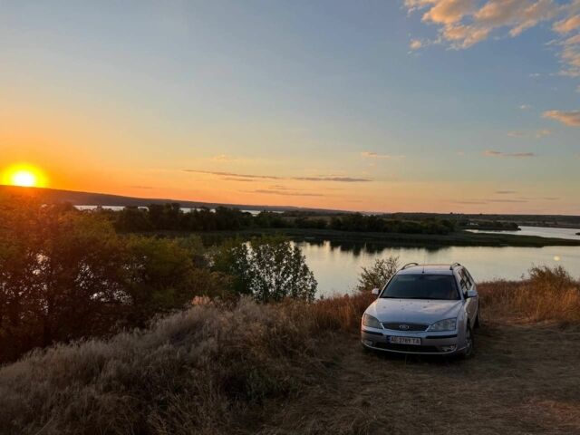 Серый Форд Мондео, объемом двигателя 2 л и пробегом 342 тыс. км за 4500 $, фото 6 на Automoto.ua