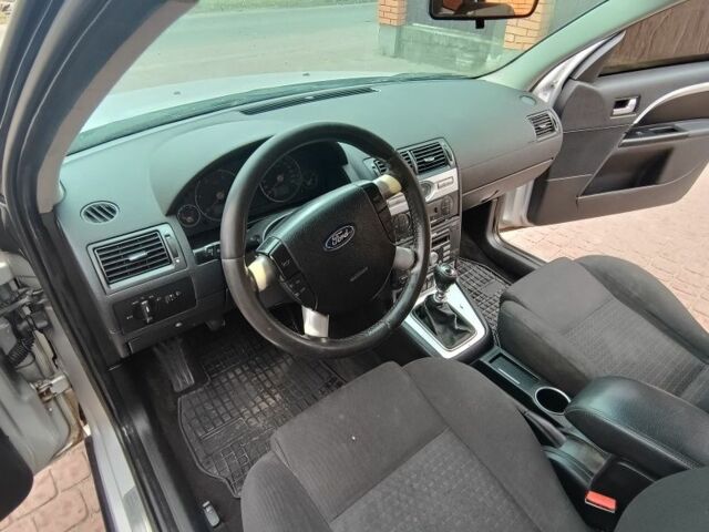 Серый Форд Мондео, объемом двигателя 2 л и пробегом 380 тыс. км за 2999 $, фото 16 на Automoto.ua