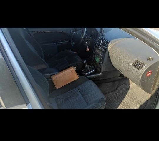 Серый Форд Мондео, объемом двигателя 2 л и пробегом 342 тыс. км за 4500 $, фото 3 на Automoto.ua