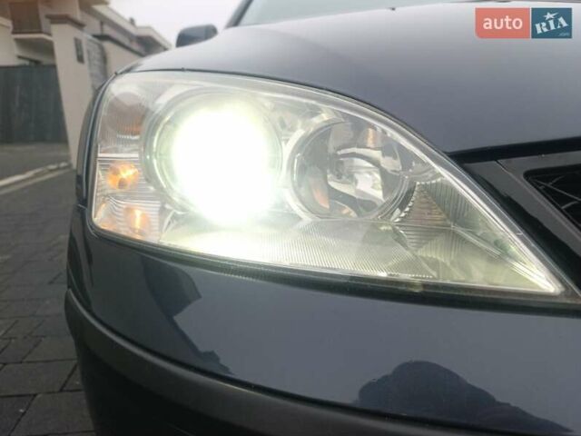 Сірий Форд Мондео, об'ємом двигуна 2.2 л та пробігом 288 тис. км за 4100 $, фото 43 на Automoto.ua