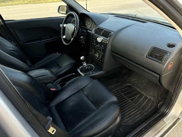 Форд Мондео 2006 в Вышгороде на Automoto.ua Серый Форд Мондео, объемом двигателя 2 л и пробегом 300 тыс. км за 1800 $, фото 6 на Automoto.ua