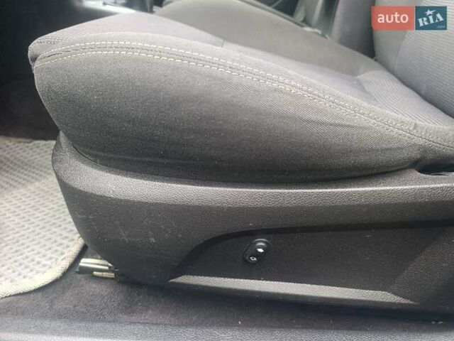 Сірий Форд Мондео, об'ємом двигуна 2.2 л та пробігом 288 тис. км за 4100 $, фото 39 на Automoto.ua