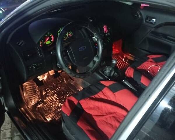 Серый Форд Мондео, объемом двигателя 1.8 л и пробегом 247 тыс. км за 3800 $, фото 3 на Automoto.ua