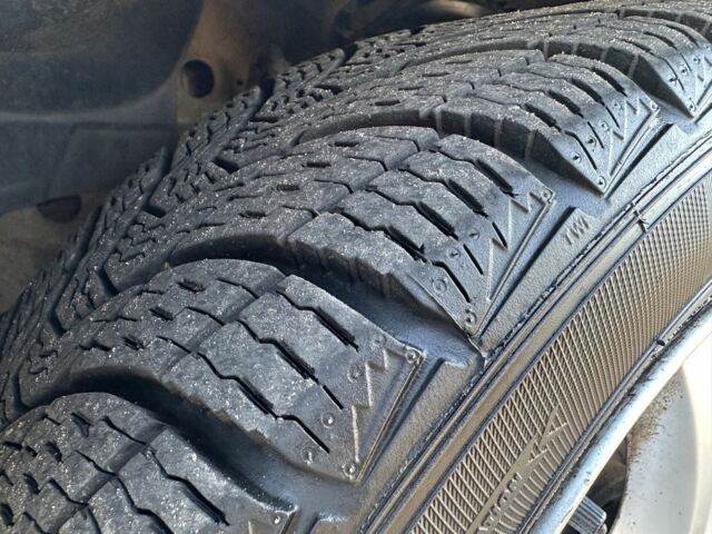 Форд Мондео 2006 в Вышгороде на Automoto.ua Серый Форд Мондео, объемом двигателя 2 л и пробегом 300 тыс. км за 1800 $, фото 11 на Automoto.ua