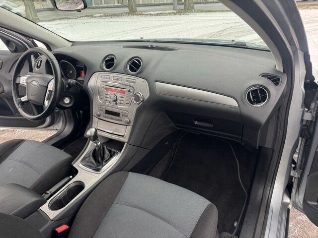 Серый Форд Мондео, объемом двигателя 0 л и пробегом 301 тыс. км за 3100 $, фото 8 на Automoto.ua